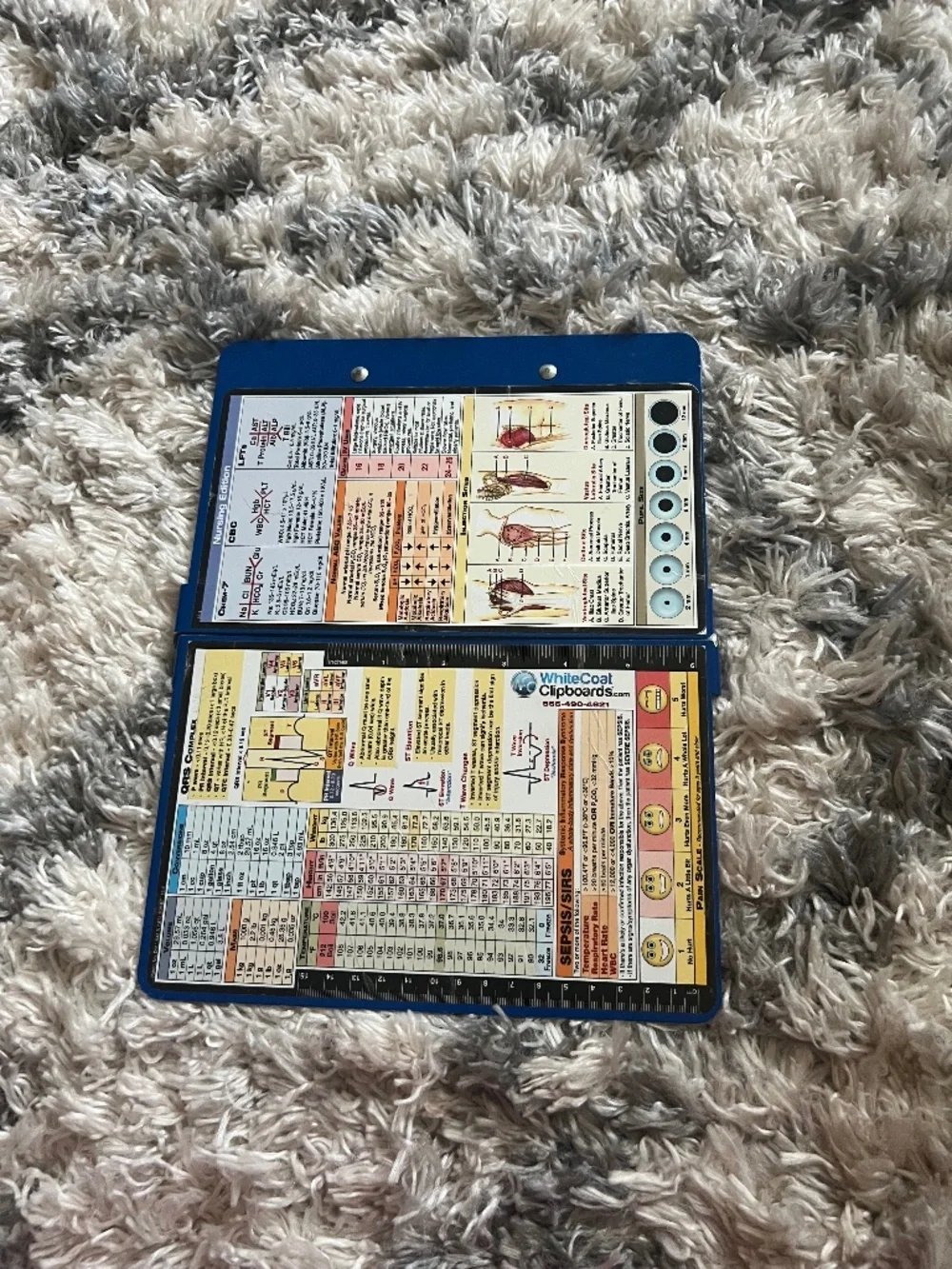 Foldable clip board